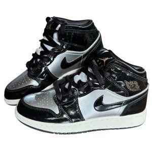 Nike Air Jordan 1 Mid SE Uni Sneakers Kids 6 Black Silver Gold Boys 6Y